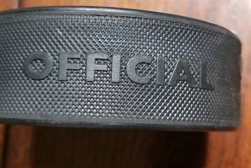 6 Hockeyshot training Pucks - Official 6 oz.