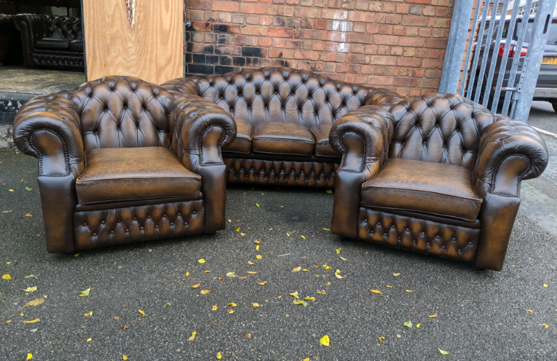 Antique Gold Oxford Style Chesterfield 3 Piece Suite in Barwell