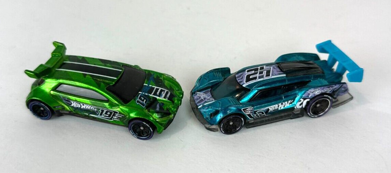 Hot Wheels ID Smart Track Exclusive Cars Green Rally Finale