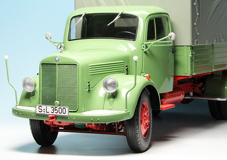 Mercedes-Benz 1/18scale  ミニチュア模型 メルセデスAMG ミニカー 1/18 メルセデス ベンツ ONE AMG NZG