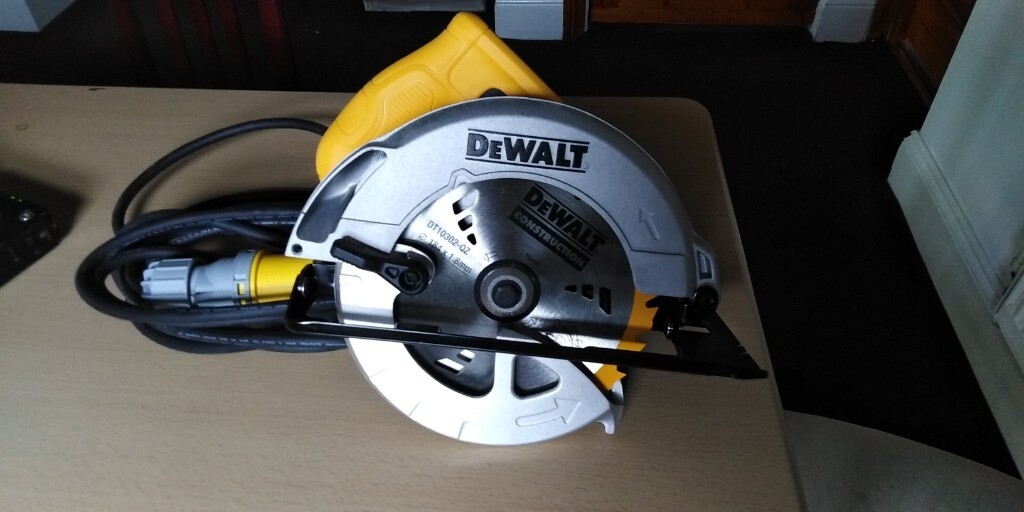 Dewalt dwe 560 110V | in Hull, East Yorkshire | Gumtree