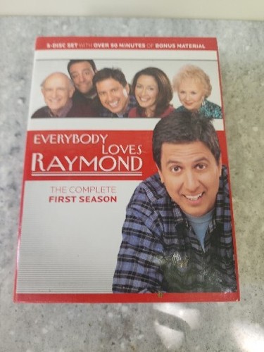 (未使用･未開封品)Everybody Loves Raymond: Complete First Season [VHS] Everybody Loves Raymond - The Complete First Season (VHS