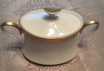 Lenox China Aristocrat Sugar with Lid