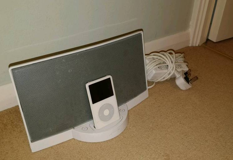 iPod Classic with Bose Sound Dock in Maidenhead, Berkshire Gumtree