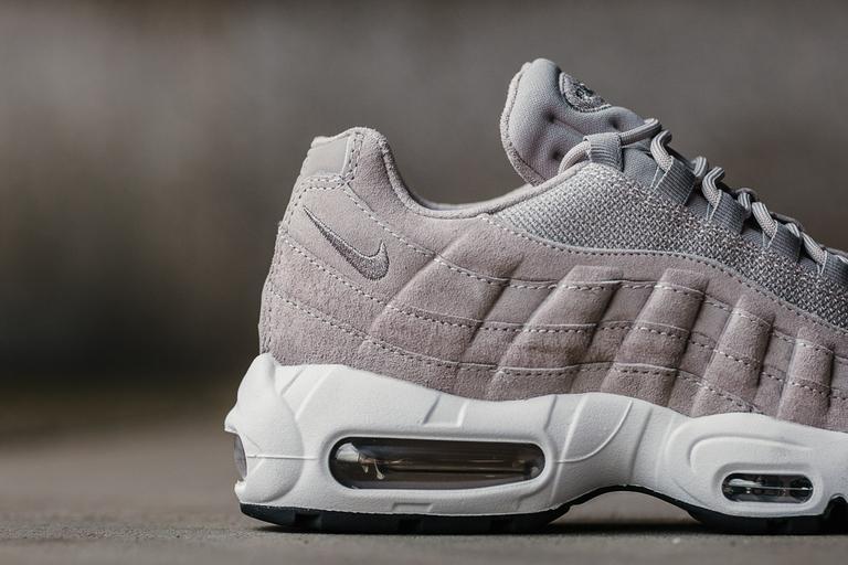 【美品】ナイキ エアマックス 95 プレミアム 807443-017 WMNS AIR MAX 95 PREMIUM - スニーカーショップSKIT