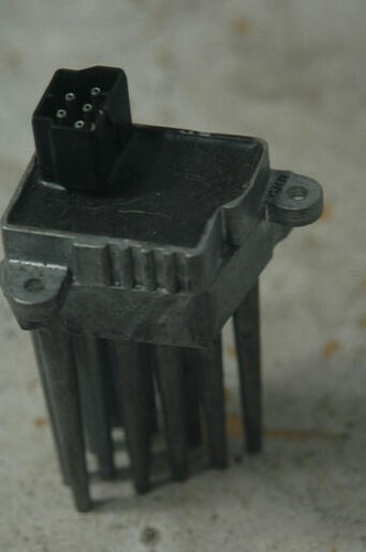 DH-26 BMW 64116929486 OEM Used BLOWER RESISTOR PACK 5-PIN