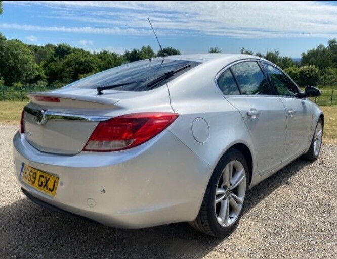 VAUXHALL INSIGNIA 1.8 SRI VVT IMMACULATE CONDITION FSH in Roundhay