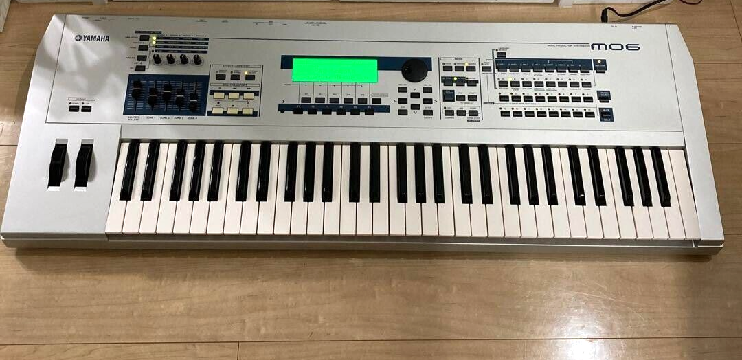 Yamaha MO6 61-Key Music Production Synthesizer Workstation Yamaha MO6 61-Key Music Production Synthesizer Workstation