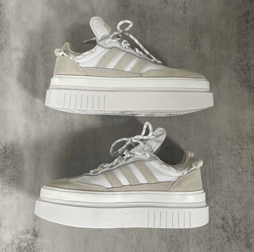 国内正規品adidas × IVY PARK激レアコラボダウンM Adidas x Ivy Park 'Super Sleek Chunky' スニーカー | ホワイト