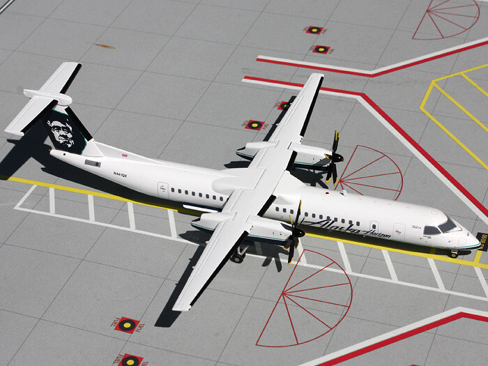 航空機・ヘリコプター 1/200 South African Express Dash 8 Q400