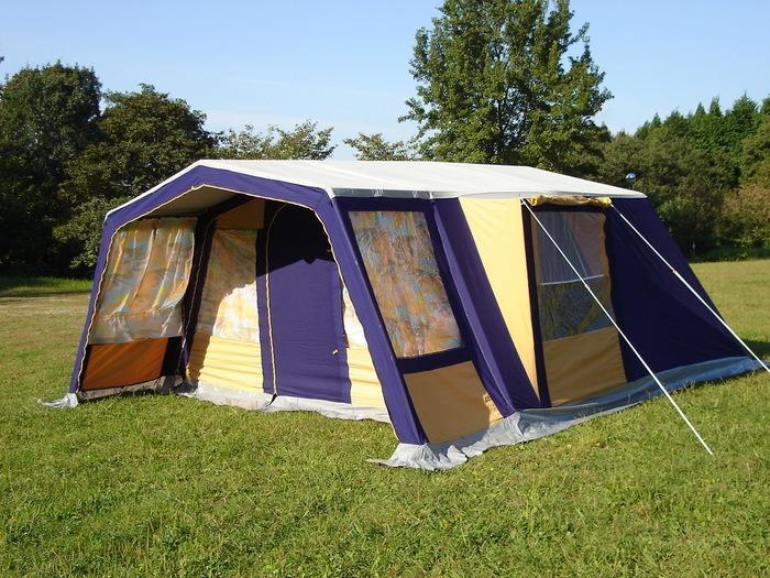 Marechal Compact Luxe 5 Family Size Traditional Framed Tent in