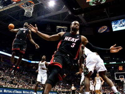 558415 LeBron James Dwyane Wade Alley-oop NBA Cover 36x24 WALL PRINT POSTER