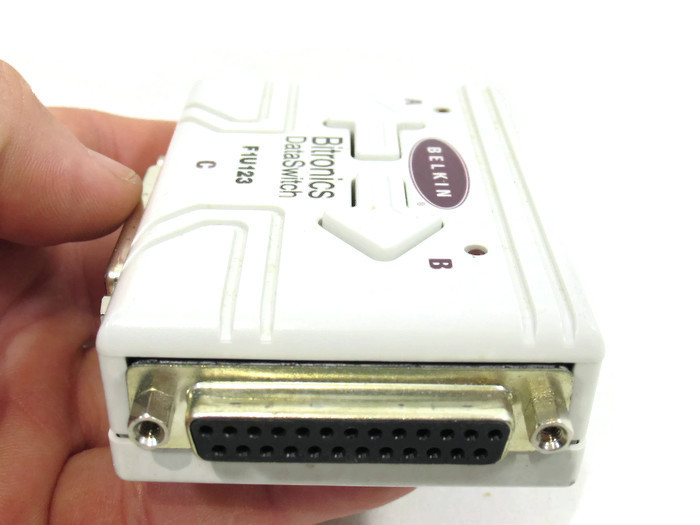 Belkin Bitronics Data Switch Model F1U123KIT Computer Cables & Connectors