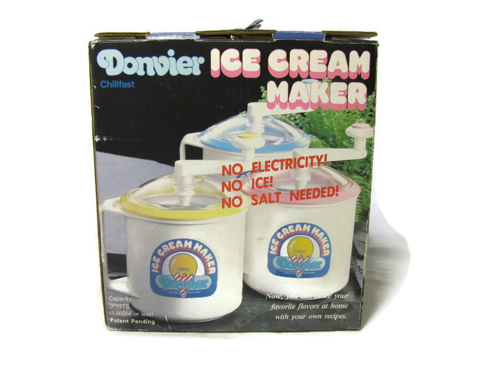 Donvier Ice Cream Maker Chillfast Hand Crank Pink White 1 Quart 2 Pints Japan