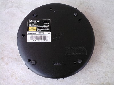 MEMOREX BLACK PORTABLE CD PLAYER MODEL # MD6443 (FOR PARTS OR FIX)