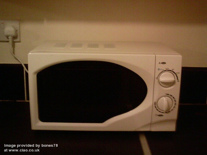Asda microwave oven 700 w clean condition and fully working in