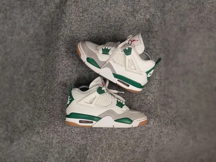 Nike SB × Air Jordan 4 Pine Green 28CM Nike SB Air Jordan 4 Pine Green DR5415-103 Release Date