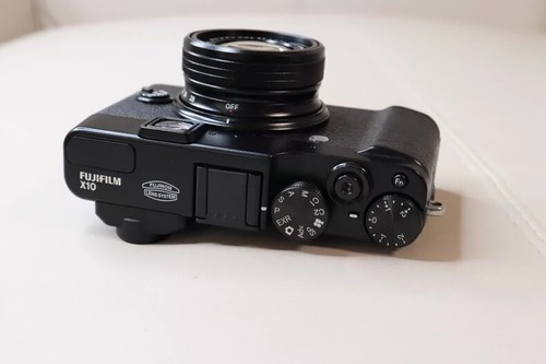 FUJIFILM X10 12MP Digital Camera with 12 Megapixel Optical