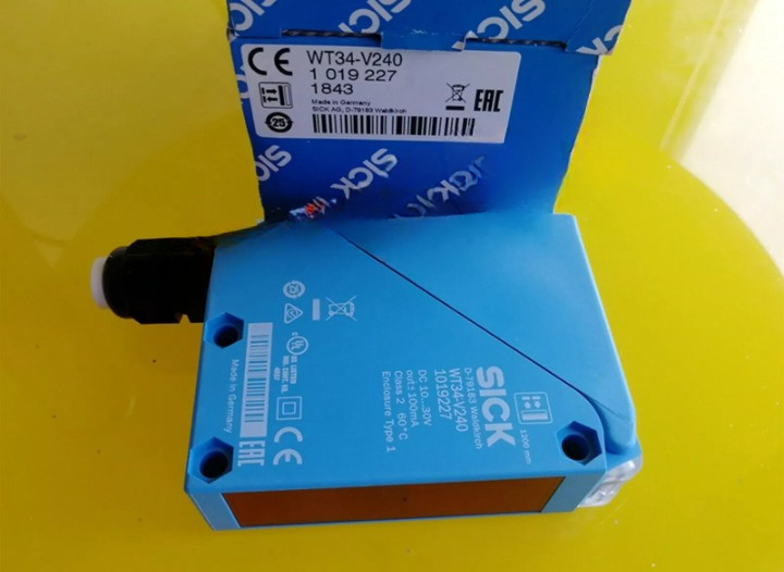 FOR WT34-V240 New Photoelectric Switch Sensor