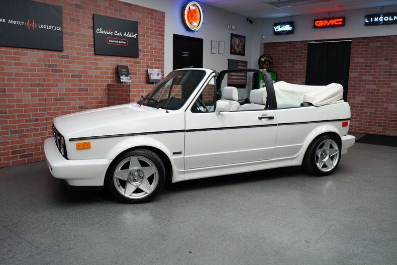 Owner 1992 Volkswagen Cabriolet Base 2dr Convertible 168435 Miles White Convertible 1.