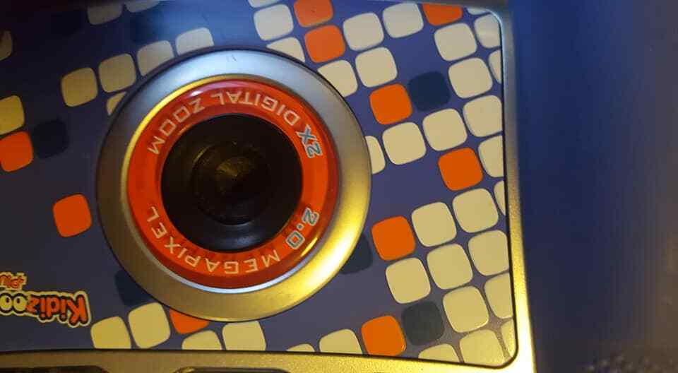 Vtech Kidzoom Plus 2.0 MP 2X Digital Zoom Tough Camera TESTED