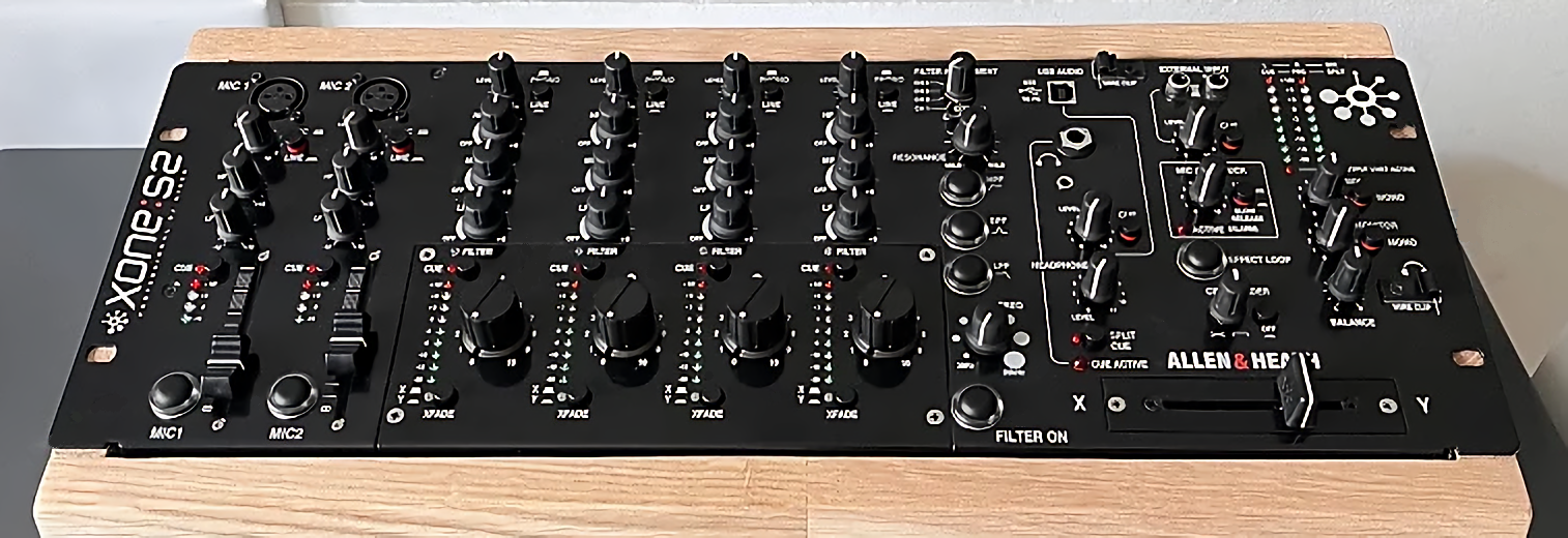ALLEN & HEATH XONE S2 Rotary DJ Mixer (Excellent Condition ALLEN & HEATH XONE S2 Rotary DJ Mixer (Excellent Condition
