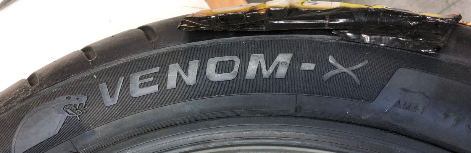Avon Venom AM41 120/90-18 71H Front Tubeless Motorcycle Tire P/N