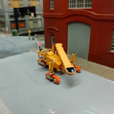 1/87 HO Scale Custom Built Wirtgen Offset Slipform Concrete Paving Machine