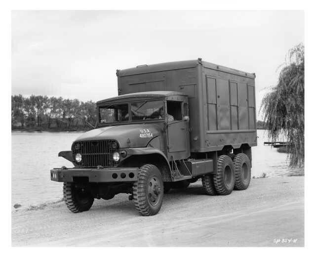 アメリカ ビンテージ　プレスドスチール MACK ARMY TRUCK Mack Defense Awarded Contract to Deliver Prototype Vehicles