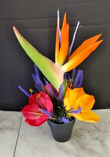 13" Small tropical table decoration