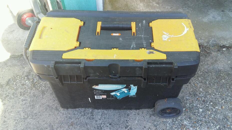 Tool box. Master mate. On wheels with retractable handle in Poole