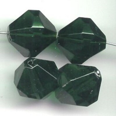 12 VINTAGE EMERALD GREEN ACRYLIC 18mm. FACETED BEADS 6034