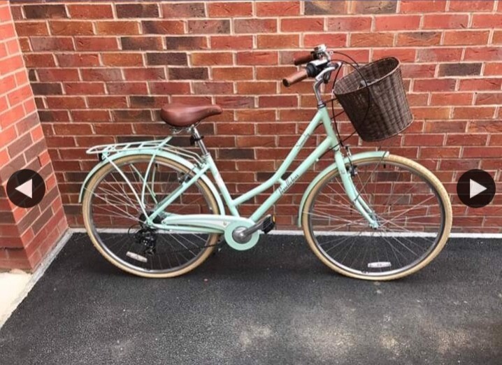 Victoria pendleton mint green bike with basket in Sherborne, Dorset