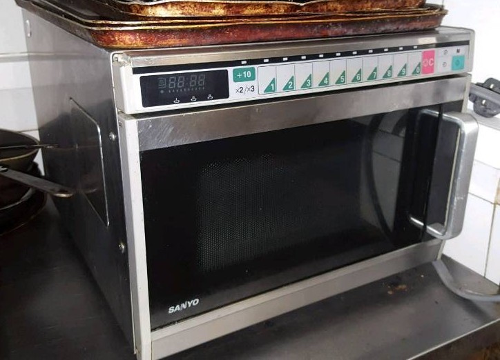 Used Sanyo Emc1901 1900w Commercial Microwave in West End, Glasgow
