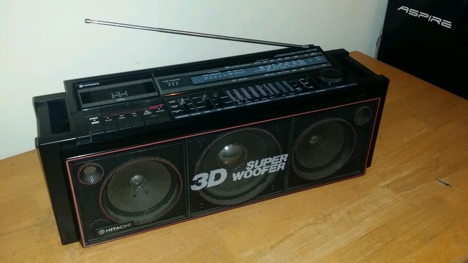 RETRO 80's HITACHI TRK7620E 3D SUPER WOOFER BOOMBOX / GHETTO BLASTER