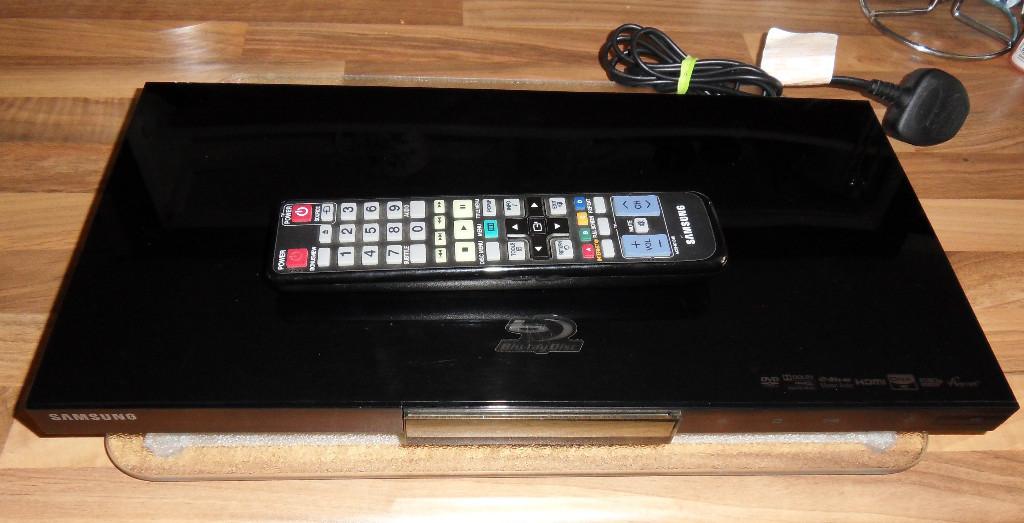 Used fully working Samsung Bluray / DVD Player model number bdc6500