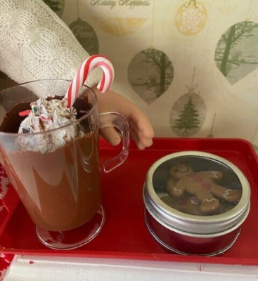 American Girl/18'' doll  size Hot cocoa/cream with tin of gingerbread cookies
