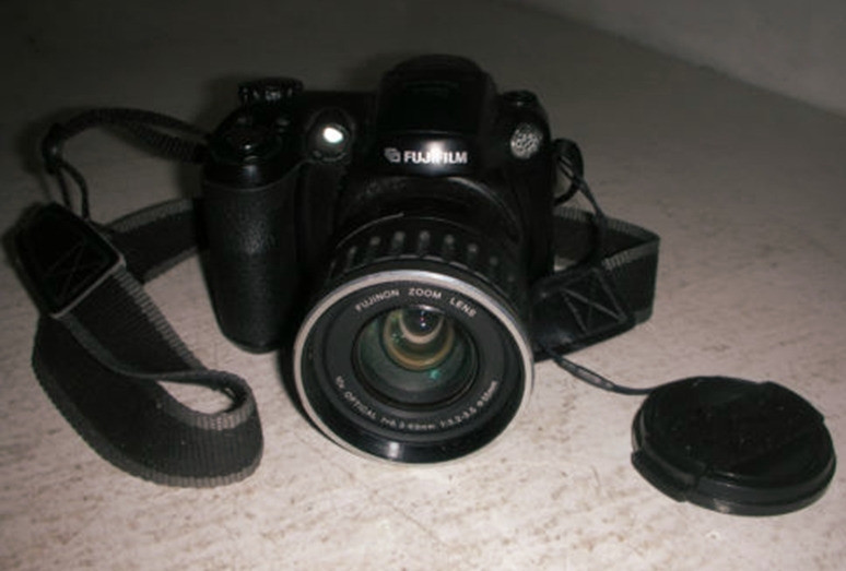 fujifilm finepix s5600 digital camera