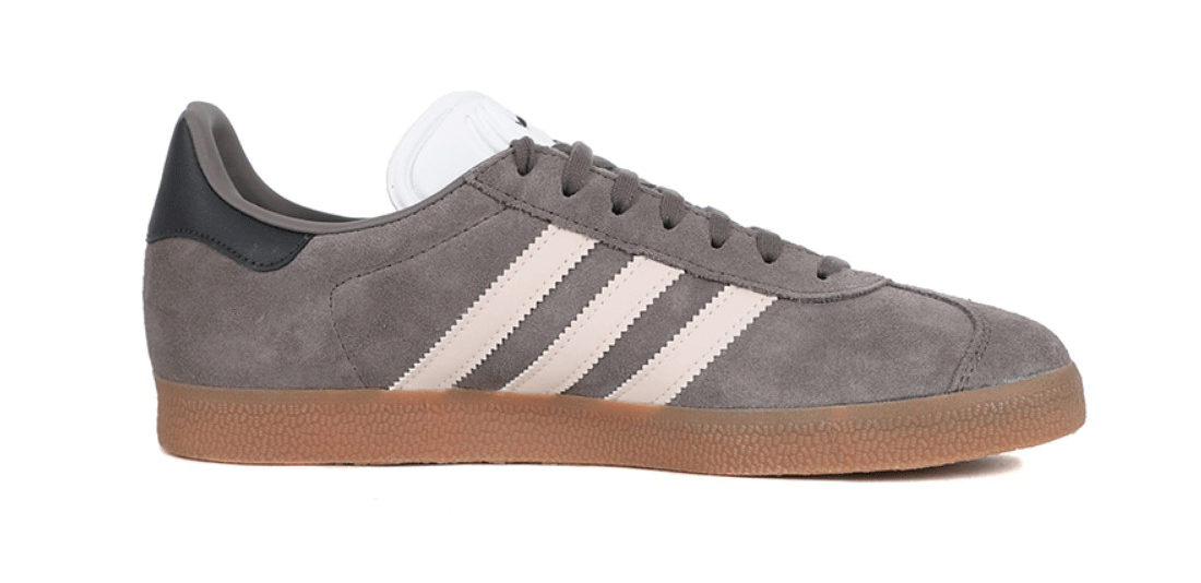 靴 gazelle adidas（アディダス）GAZELLE INDOOR ガゼル インドア JQ2692