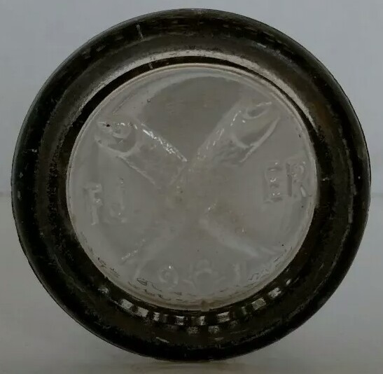 arbutus Trade Mark Oconto,Wis 87 FL.Oz glass bottle vintage