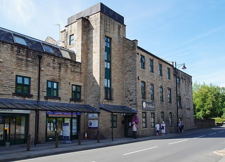 **LET AGREED** Modern ONE bed in centre of Uppermill village, Saddleworth. in Uppermill