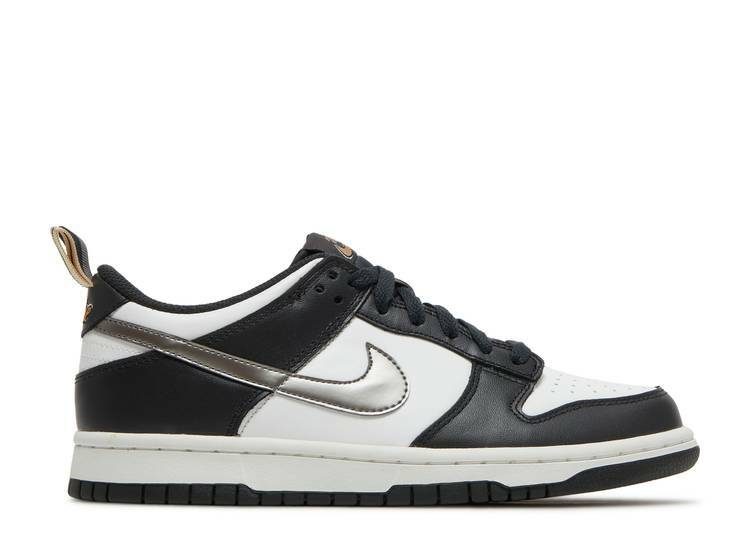 靴 Nike Women's Dunk Low ESS \
