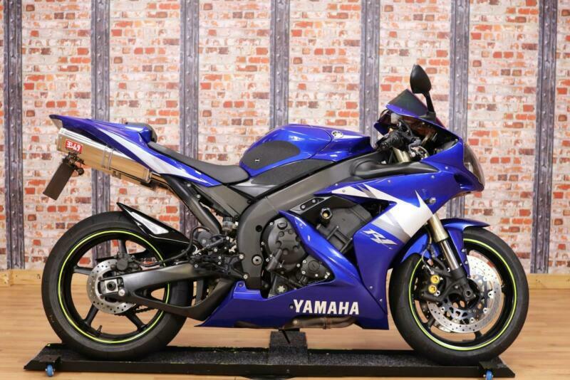 2005 YAMAHA YZF R1 BLUE 13,000 MILES GREAT CONDITION WITH