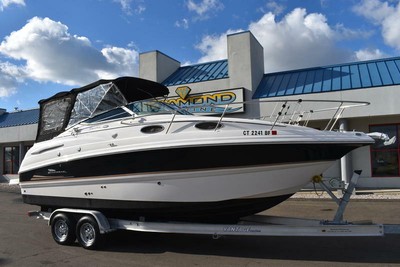 2004 Chaparral 260 Signature 300 HP Fully Loaded Generator and Trailer