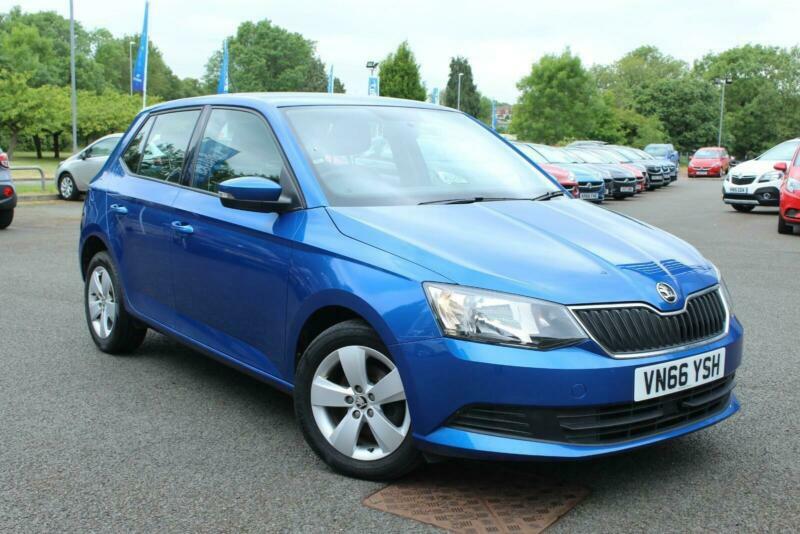 Skoda denim blau