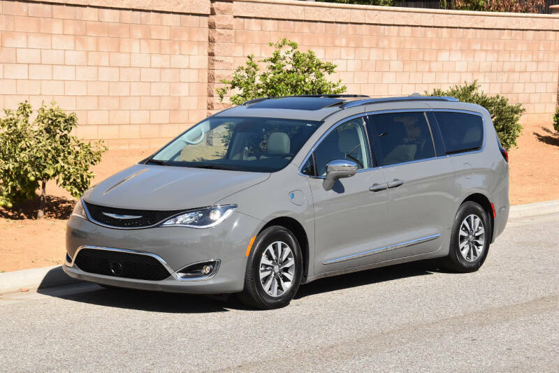 2020 Chrysler Pacifica Hybrid Limited 4dr Mini Van Ceramic Greyextra
