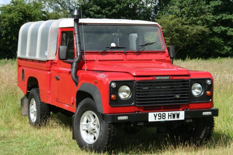 Land Rover Defender 110 2.5 Td5 High Capacity PickUp in Aylesbury