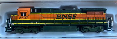 N Scale DCC Ready Atlas 48702 BNSF Dash 8-40B Diesel Engine Locomotive #8607