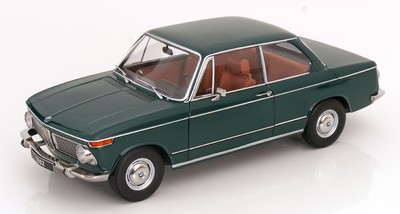KK Scale 1:12 BMW 1802 1.SERIES GREEN 1967 WITH OPENING DOORS Diecast Model