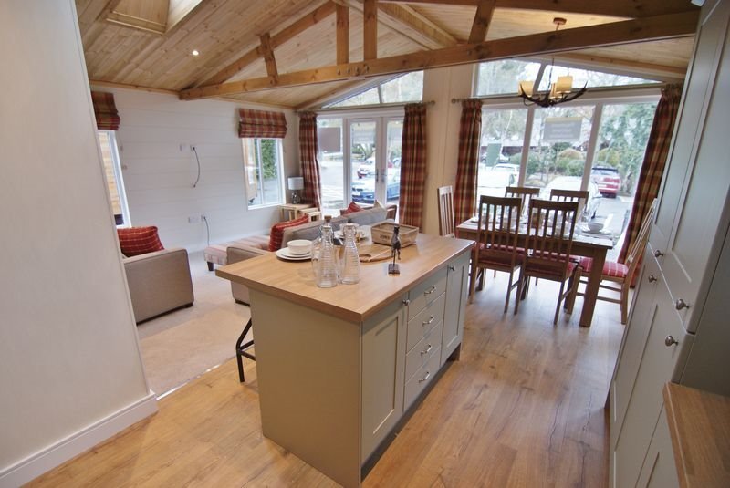 ***Luxury Prestige Forrester lodge for sale, White Cross Bay Park and